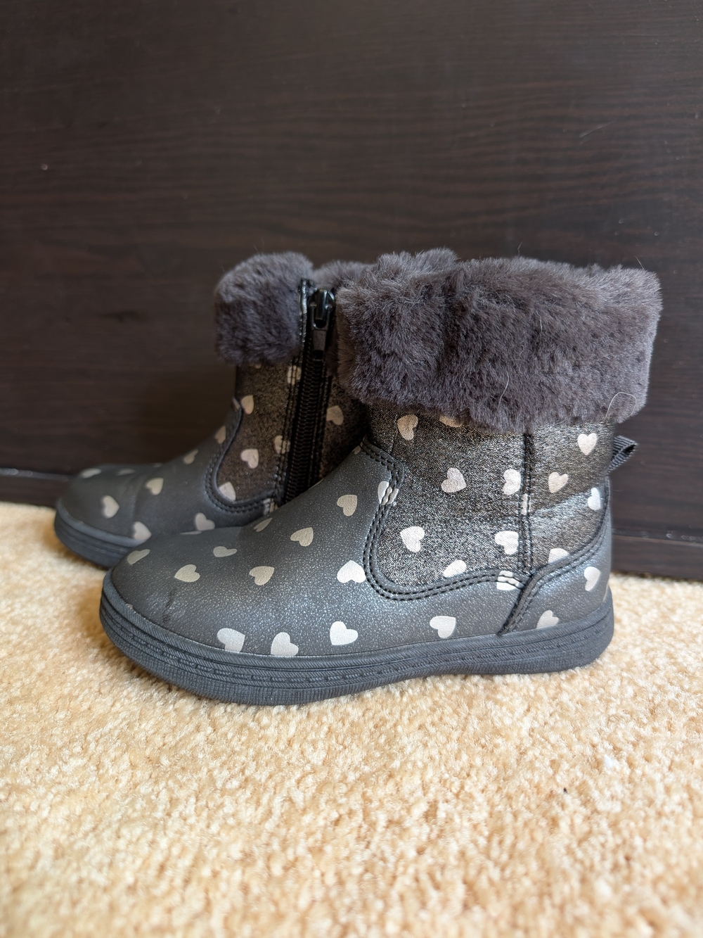 💜 Carter's Black Heart-Print Faux-Fur Ankle Boots 9C Like New